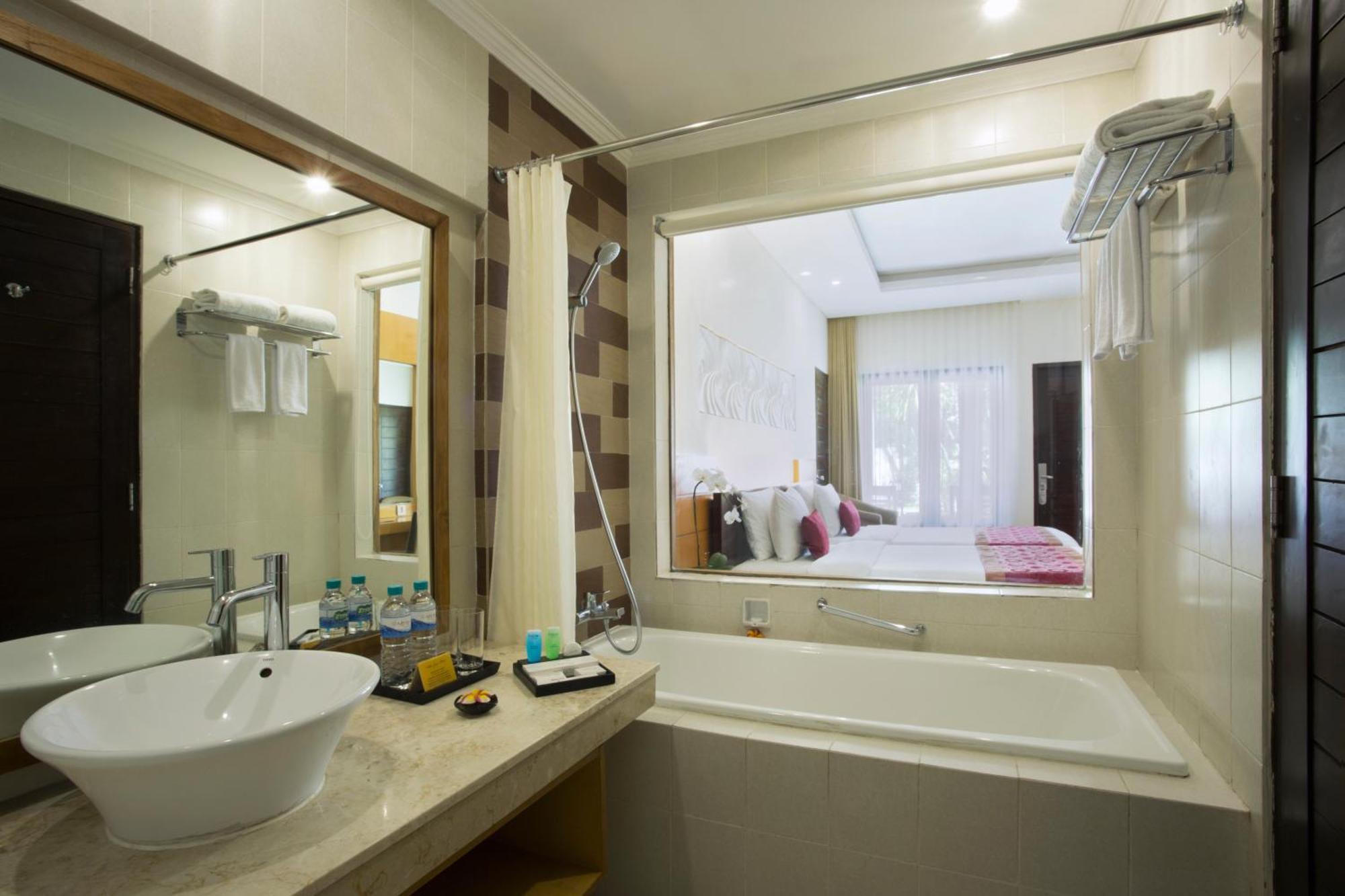קוטה לומבוק Adhi Jaya Hotel מראה חיצוני תמונה