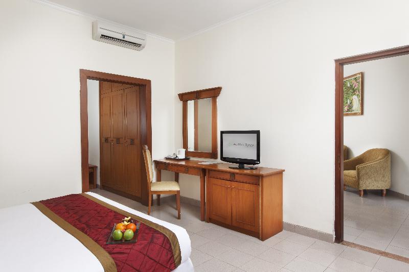 קוטה לומבוק Adhi Jaya Hotel מראה חיצוני תמונה